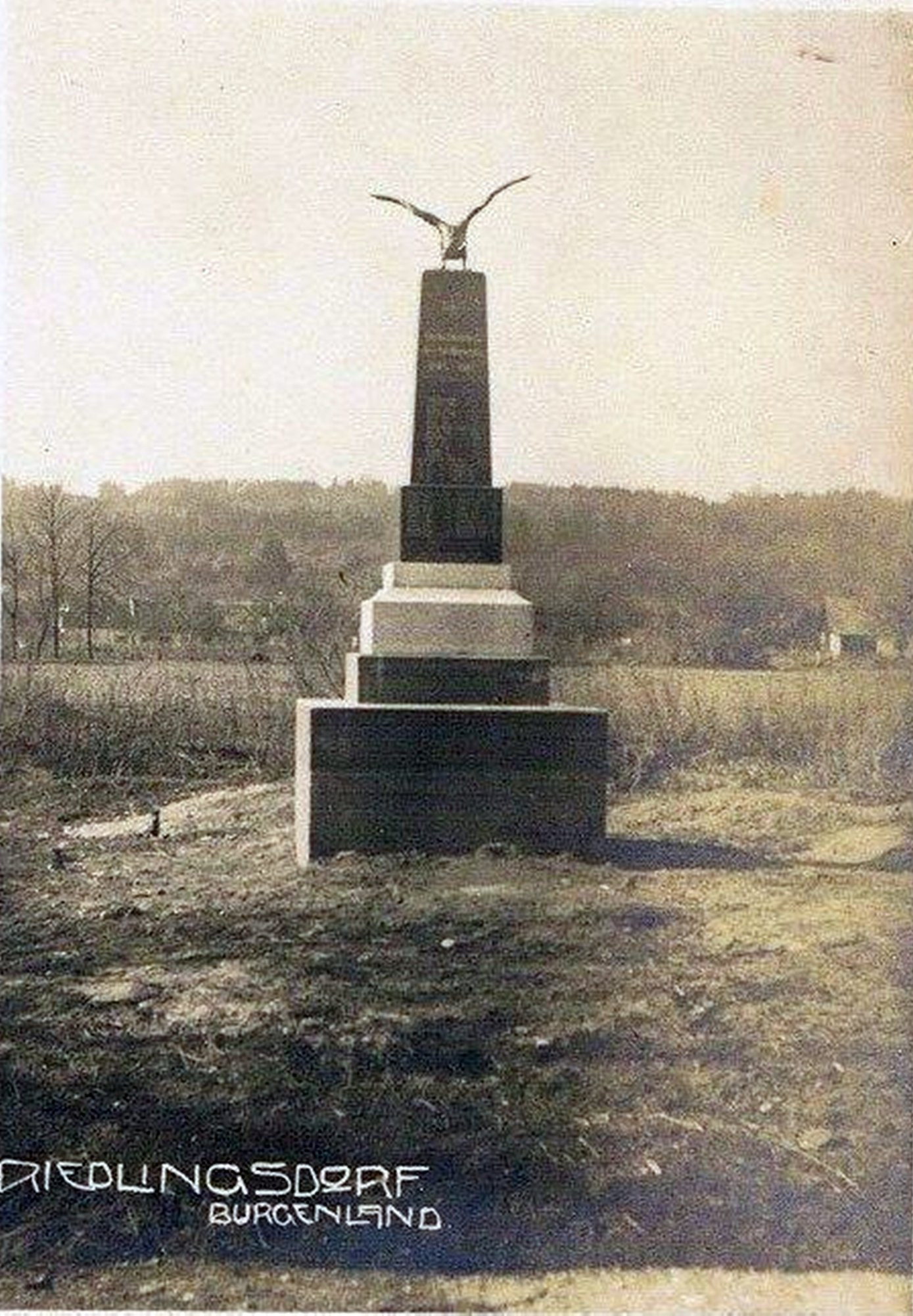 Das Kriegerdenkmal Anfang der 1930er-Jahre