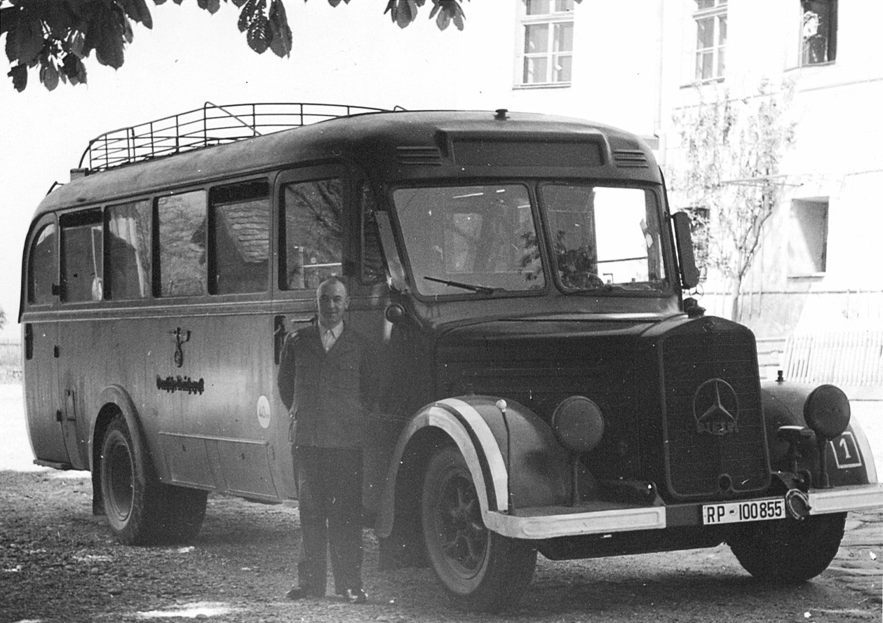 Mit diesem und anderen Bussen wurden die Opfer von Niedernhart nach Hartheim transportiert