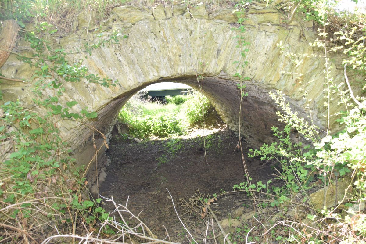 Steinbogenbrücke